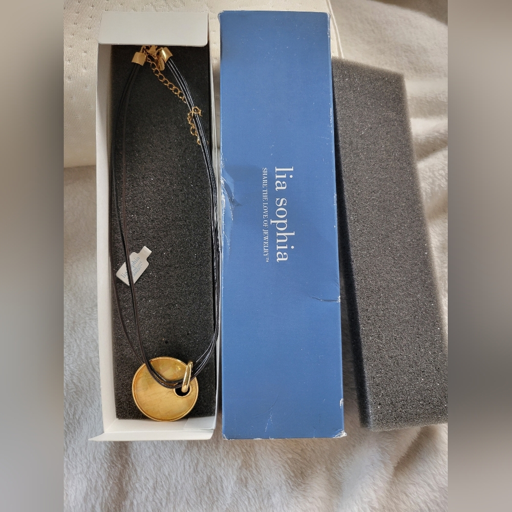 Lia Sophia | NWT Black/Gold Taos Mother of Pearl Mosaic Pendant Necklace - Picture 4 of 12